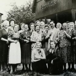 AWO Hordel: Gruppenbild von Frauen und Männern um 1950