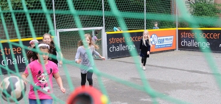 Streetsoccer und Experimente an der Friederikaschule