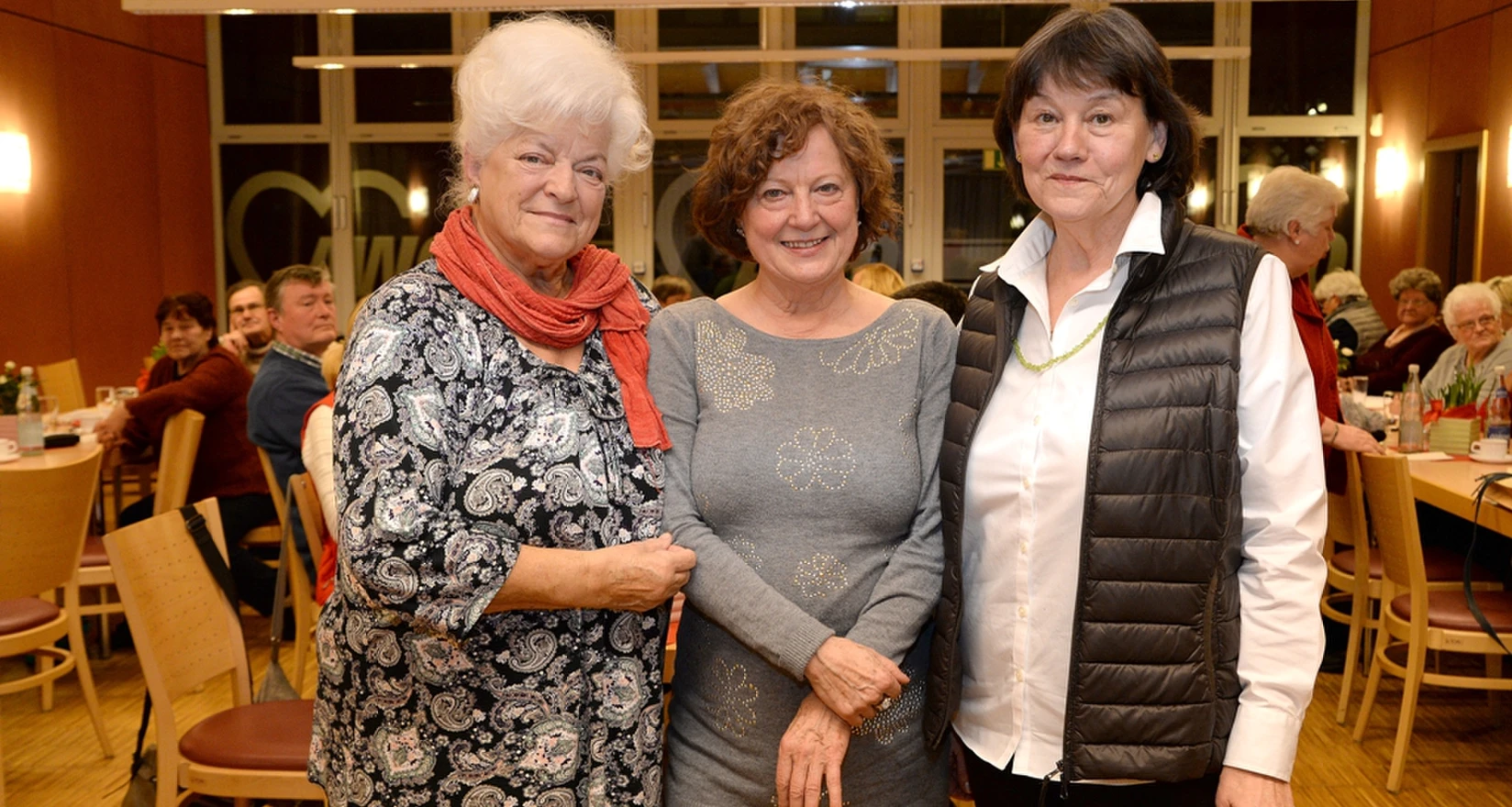 Gruppenaufnahme der ehemaligen Vorsitzenden des KV Herne (links) und ihrer Stellvertreterinnen