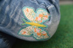 Jeans mit Schmetterling