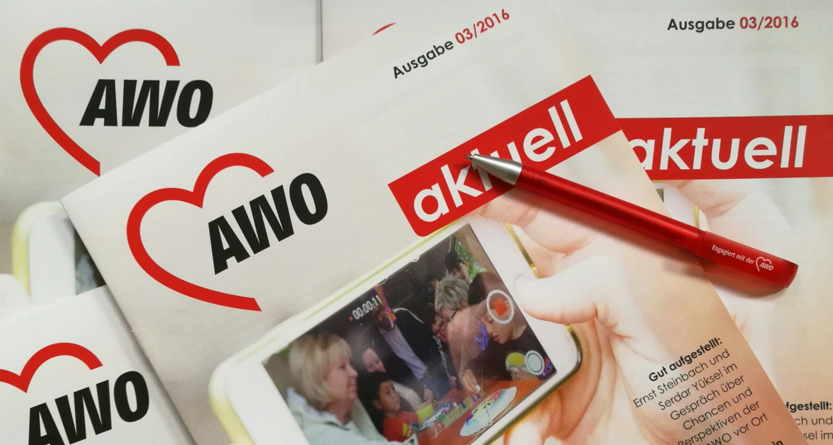 Titelbild der Mitgliederzeitschrift AWO aktuell