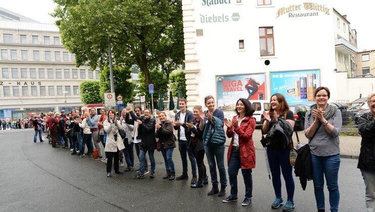 Menschenkette am 18.06.2016 in Bochum, Bleichstraße