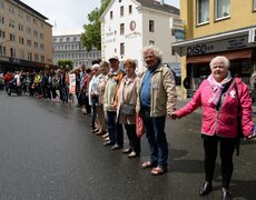 Menschenkette am 18.06.2016 in Bochum, Bleichstraße