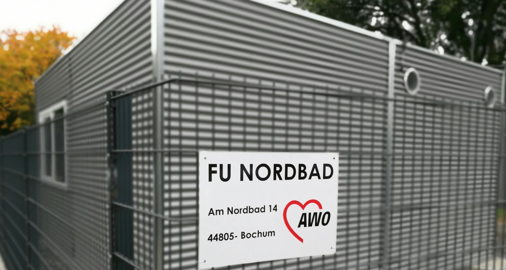 Schild der Flüchtlingsunterkunft