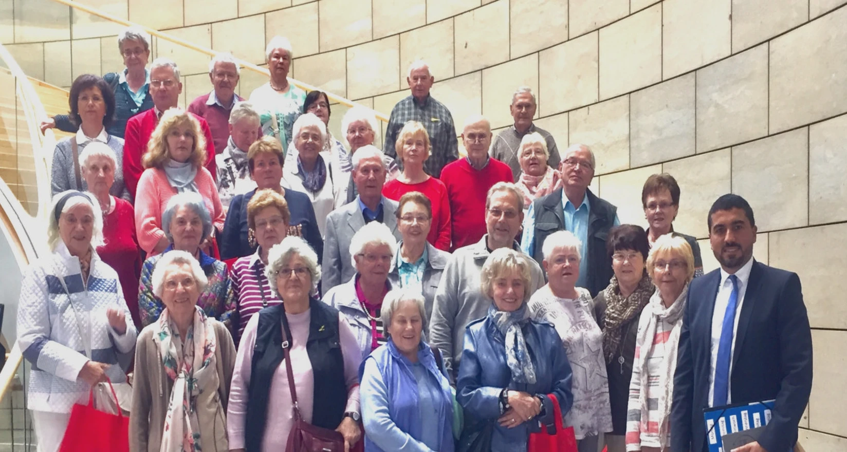 AWO-Gruppe mit MdL Serdar Yüksel im Landtag NRW