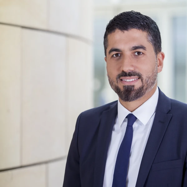 Portait von Serdar Yüksel, AWO-Vorsitzender und Landtagsabgeordneter