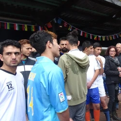 Menschen beim Fest der Begegnung (TUS Harpen und AWO Ruhr-Mitte))